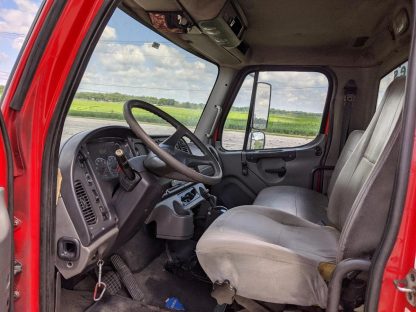 2005 Freightliner Rollback - Image 3