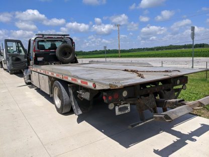 2002 International 4300 Rollback - Image 2