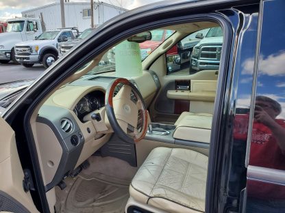 2006 Lincoln Mark LT - Image 2