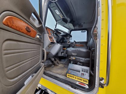 2009 Peterbilt 388 Heavy Wrecker - Image 2