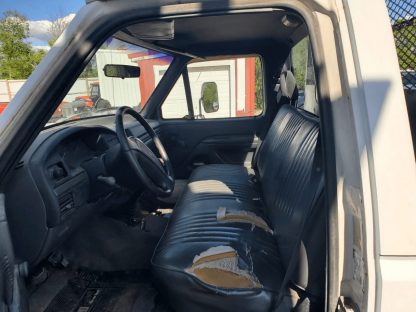 1993 Ford F450 Super Duty Rollback - Image 10