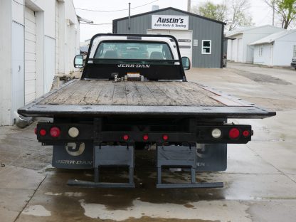 2005 Ford F550 Super Duty - Image 8