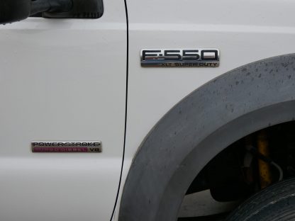 2005 Ford F550 Super Duty - Image 6