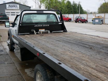 2005 Ford F550 Super Duty - Image 4