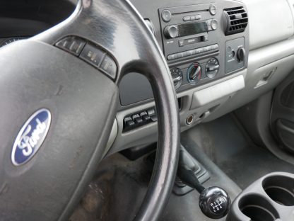 2005 Ford F550 Super Duty - Image 2