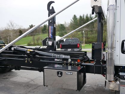 2023 International MV607 - Stellar Slider 34 Hooklift - Image 6