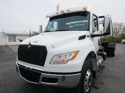 2023 International MV607 - Stellar Slider 34 Hooklift - Image 2